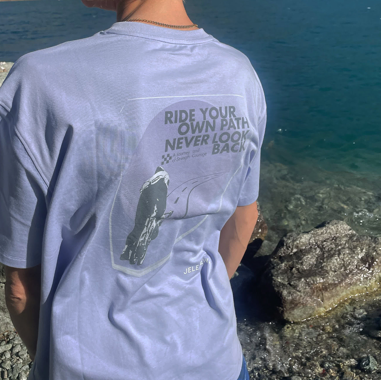 Never Look Back T-shirt